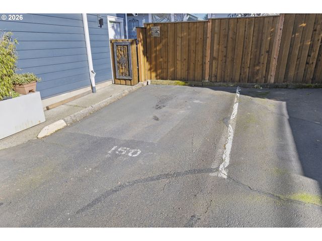 8318 Sw MOHAWK St, Tualatin, OR 97062