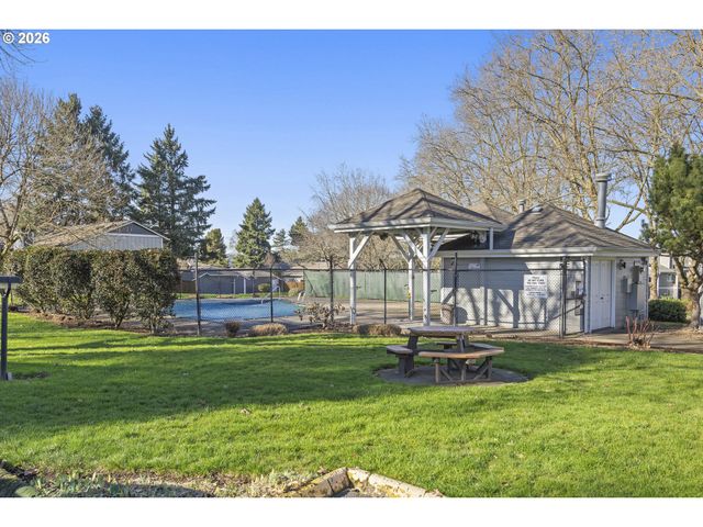 8318 Sw MOHAWK St, Tualatin, OR 97062