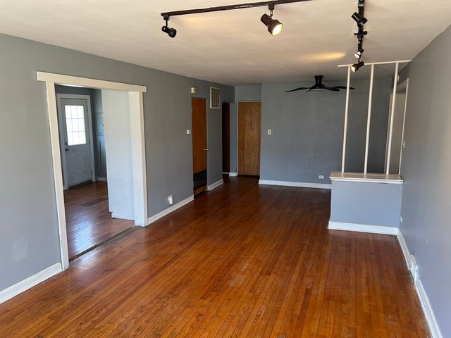 8856 S Washtenaw Avenue, Evergreen Park, IL 60805