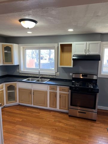 8856 S Washtenaw Avenue, Evergreen Park, IL 60805