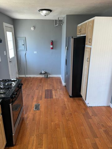 8856 S Washtenaw Avenue, Evergreen Park, IL 60805