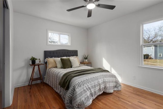 9822 England Drive, Overland Park, KS 66212