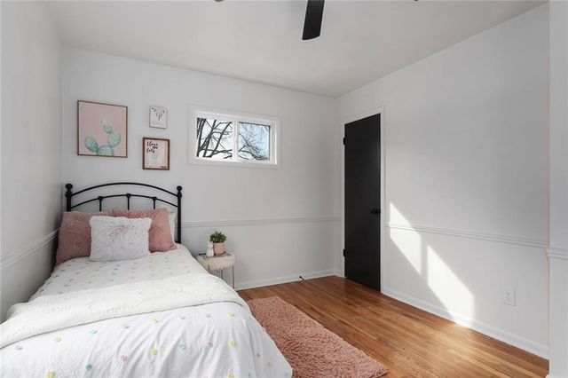 9822 England Drive, Overland Park, KS 66212