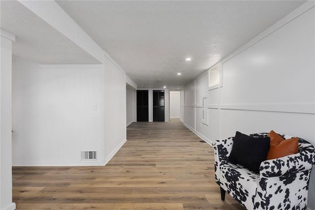 9822 England Drive, Overland Park, KS 66212