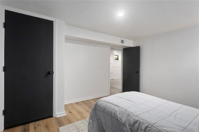 9822 England Drive, Overland Park, KS 66212