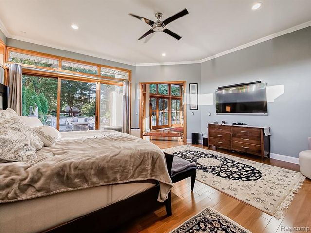 17477 Iris Circle, Clinton Township, MI 48036