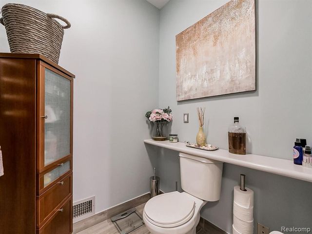 17477 Iris Circle, Clinton Township, MI 48036