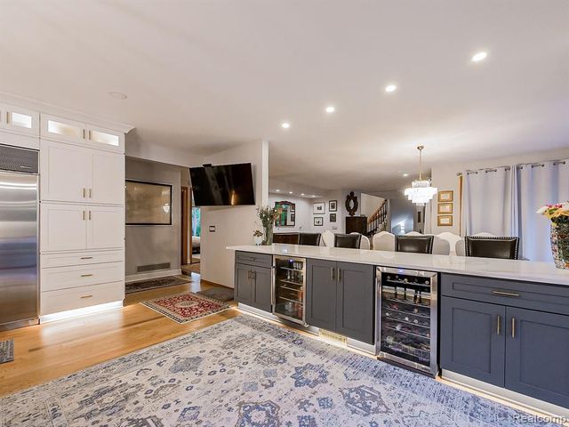 17477 Iris Circle, Clinton Township, MI 48036