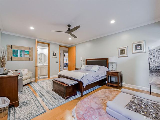 17477 Iris Circle, Clinton Township, MI 48036