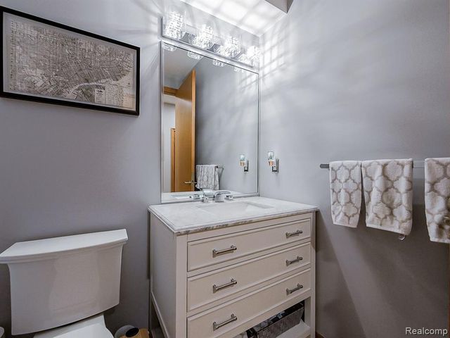 17477 Iris Circle, Clinton Township, MI 48036