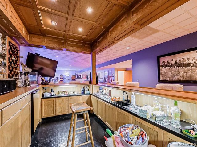 17477 Iris Circle, Clinton Township, MI 48036