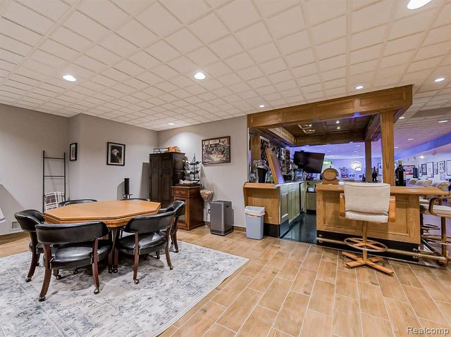 17477 Iris Circle, Clinton Township, MI 48036