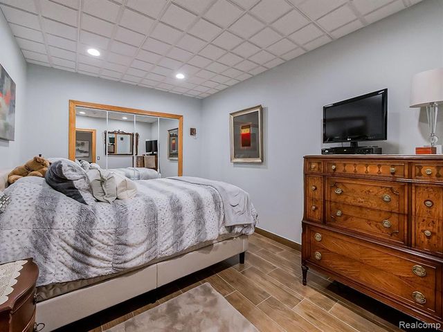 17477 Iris Circle, Clinton Township, MI 48036