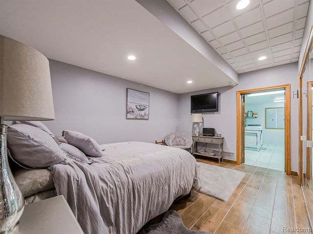 17477 Iris Circle, Clinton Township, MI 48036