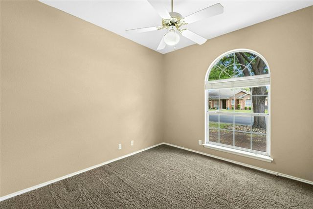 1115 Blackthorn DR, Pflugerville, TX 78660