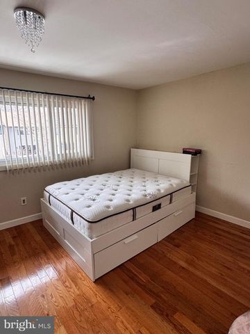 489 MADISON DR, Hightstown, NJ 08520