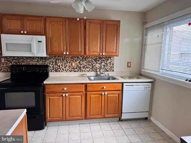 489 MADISON DR, Hightstown, NJ 08520