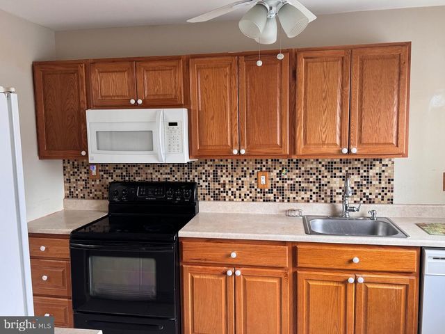 489 MADISON DR, Hightstown, NJ 08520