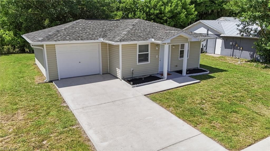 899 Ridgeway DR, NORTH FORT MYERS, FL 33903 — exterior