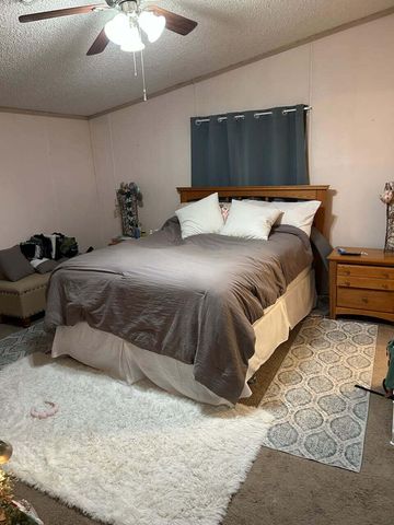 995 Harris Avenue, Bosque Farms, NM 87068