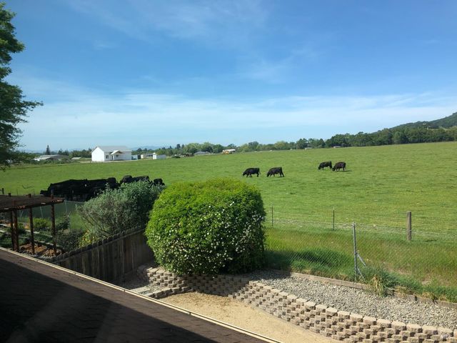 1508 Gladstone Way, Rohnert Park, CA 94928