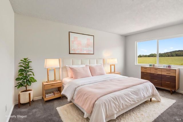 1508 Gladstone Way, Rohnert Park, CA 94928