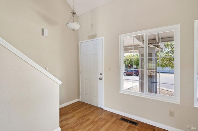 1508 Gladstone Way, Rohnert Park, CA 94928