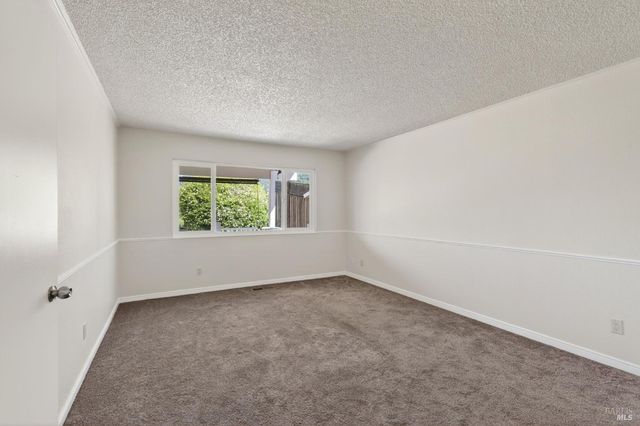 1508 Gladstone Way, Rohnert Park, CA 94928