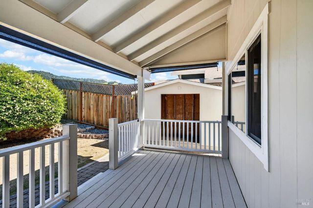 1508 Gladstone Way, Rohnert Park, CA 94928