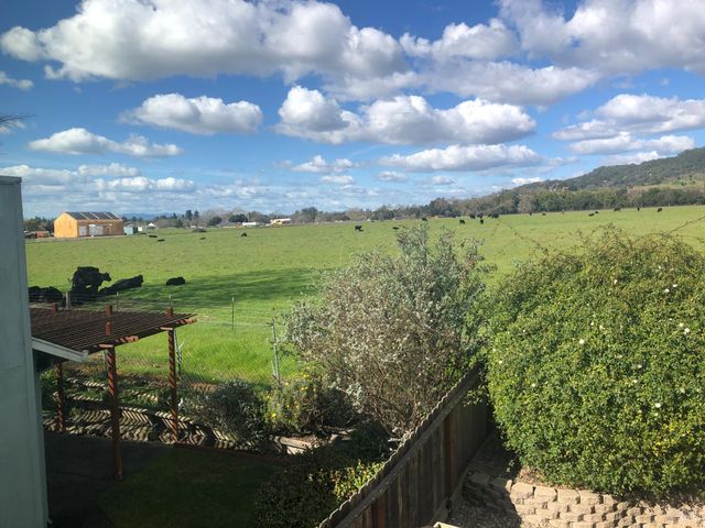 1508 Gladstone Way, Rohnert Park, CA 94928