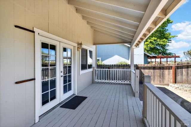 1508 Gladstone Way, Rohnert Park, CA 94928