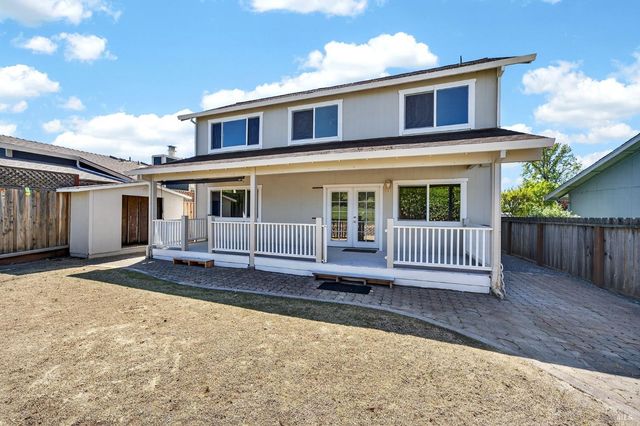 1508 Gladstone Way, Rohnert Park, CA 94928