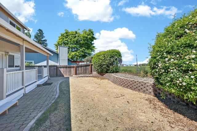 1508 Gladstone Way, Rohnert Park, CA 94928