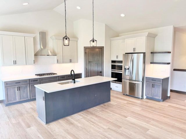 477 Foxfield Court, Oregon, WI 53575