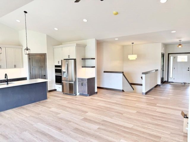 477 Foxfield Court, Oregon, WI 53575