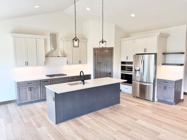 477 Foxfield Court, Oregon, WI 53575
