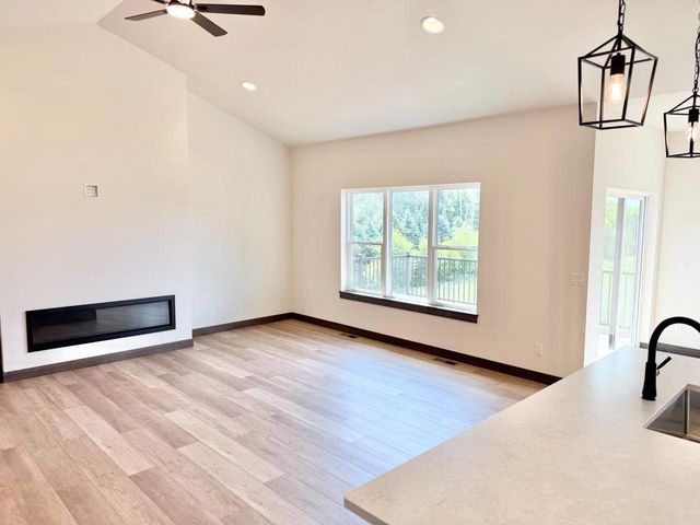477 Foxfield Court, Oregon, WI 53575