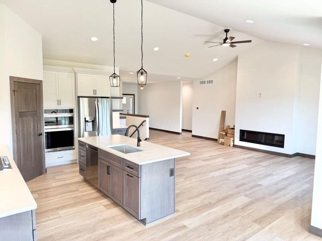 477 Foxfield Court, Oregon, WI 53575