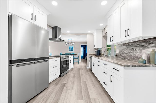 1467 CAMBRIDGE DRIVE, Clearwater, FL 33756