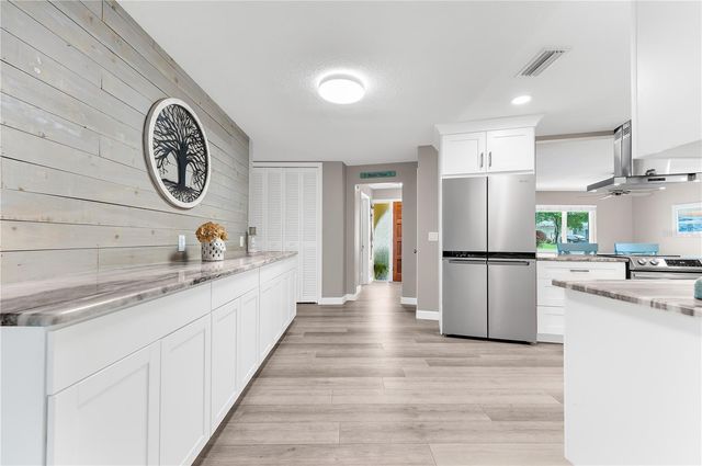 1467 CAMBRIDGE DRIVE, Clearwater, FL 33756