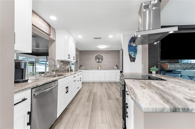 1467 CAMBRIDGE DRIVE, Clearwater, FL 33756