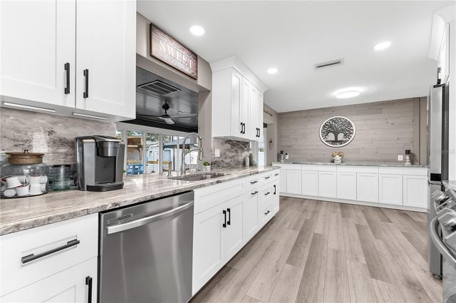 1467 CAMBRIDGE DRIVE, Clearwater, FL 33756