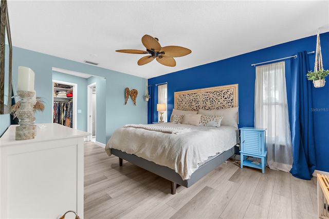 1467 CAMBRIDGE DRIVE, Clearwater, FL 33756