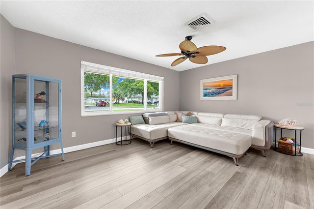 1467 CAMBRIDGE DRIVE, Clearwater, FL 33756