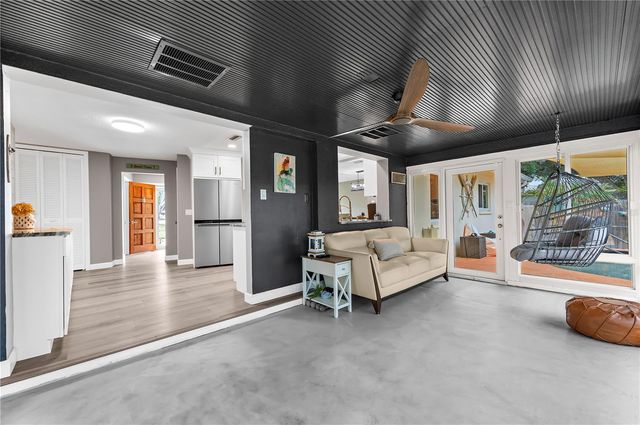 1467 CAMBRIDGE DRIVE, Clearwater, FL 33756