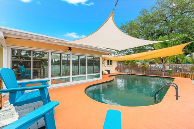 1467 CAMBRIDGE DRIVE, Clearwater, FL 33756