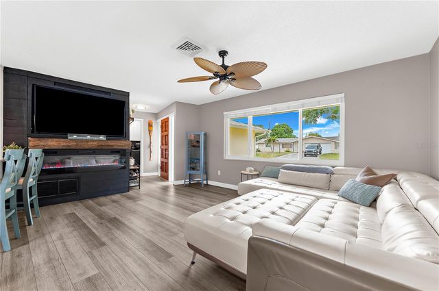 1467 CAMBRIDGE DRIVE, Clearwater, FL 33756