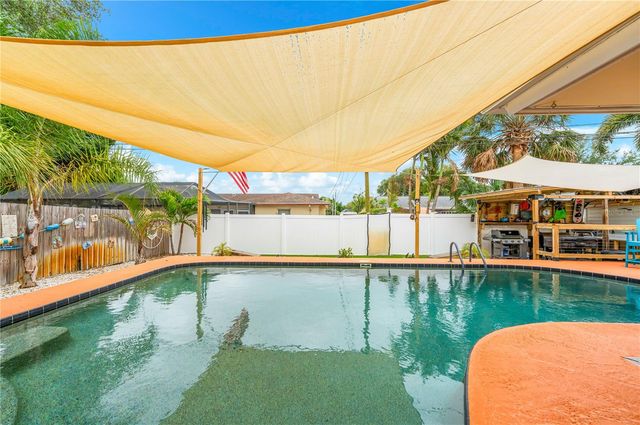 1467 CAMBRIDGE DRIVE, Clearwater, FL 33756