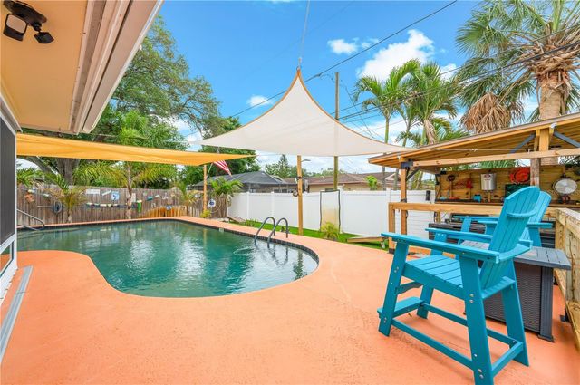 1467 CAMBRIDGE DRIVE, Clearwater, FL 33756