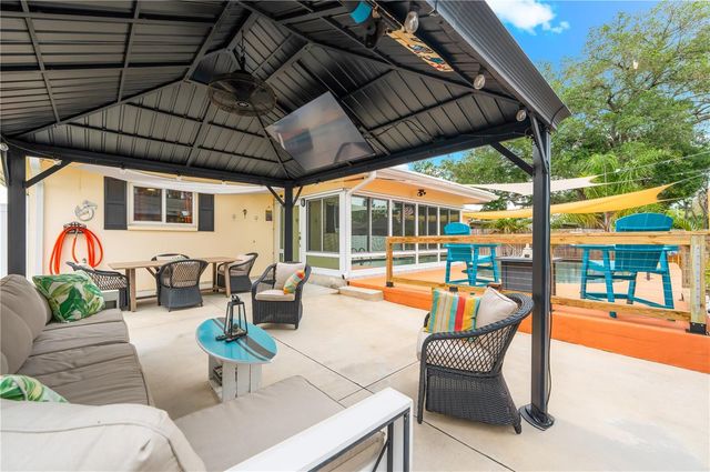 1467 CAMBRIDGE DRIVE, Clearwater, FL 33756